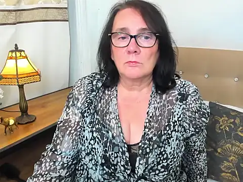 DorisDesire Adlı Modelin Canlı XXX Sohbeti
