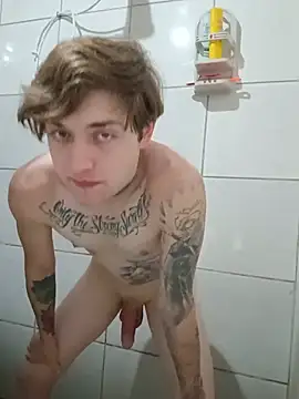 הופעת וובקאם של DanielMagains