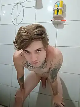 Show modela DanielMagains na web-kameri