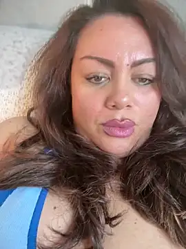 צ'אט XXX בשידור חי של BadAssVeronica