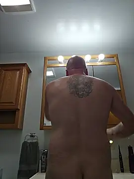 Girthy-Man-Hammer webkamerás műsora