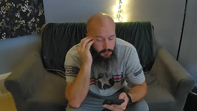 Girthy-Man-Hammer Pertunjukan Webcam