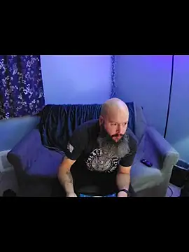Girthy-Man-Hammer webkamerás műsora