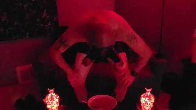 Girthy-Man-Hammer's Webcam Show