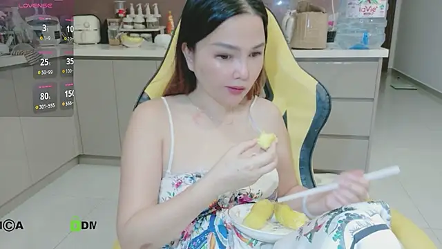 Czat XXX na żywo – Clumsy_Girl