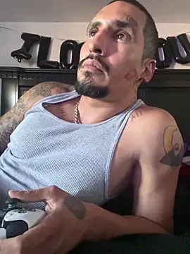 Slumlords Show in webcam