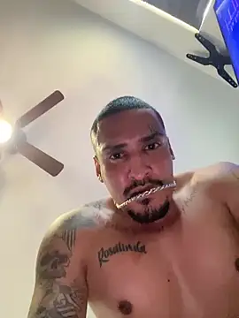 Slumlords Show in webcam