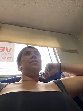 הופעת וובקאם של emilyjohanson