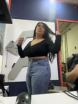 emilyjohanson ওয়েবক্যাম শো