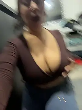 הופעת וובקאם של emilyjohanson