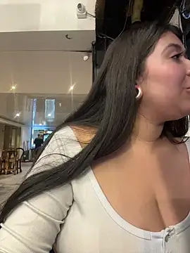 הופעת וובקאם של emilyjohanson