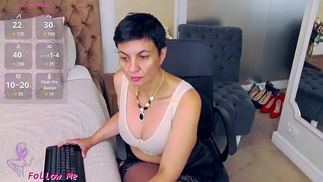 Show de BustyPenellope na webcam