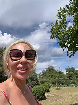 Hotnessi Live XXX-chat