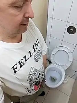 Show modela Pokaz2020 na web-kameri