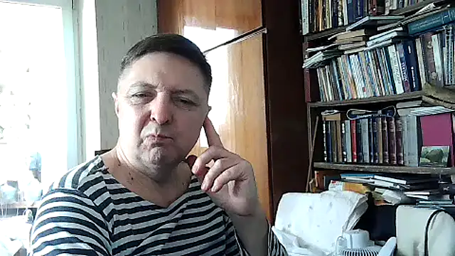 Show modela Pokaz2020 na web-kameri