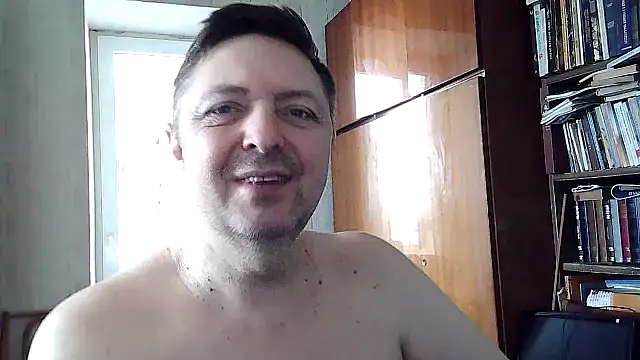 Show modela Pokaz2020 na web-kameri