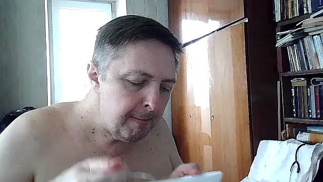 Show modela Pokaz2020 na web-kameri