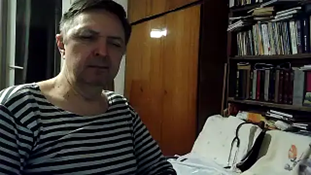 Show modela Pokaz2020 na web-kameri