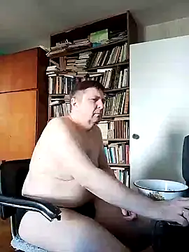 Show modela Pokaz2020 na web-kameri