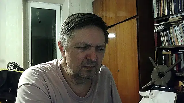 Show modela Pokaz2020 na web-kameri