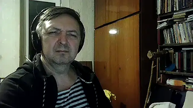Show modela Pokaz2020 na web-kameri