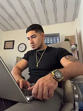 Pertunjukan Kamera Web Dimitri_Colleman