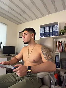 Show modela Dimitri_Colleman na web-kameri