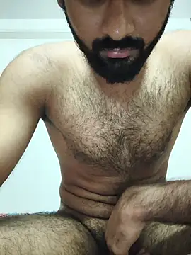 Babboy_24: διαδικτυακό σόου στην κάμερα