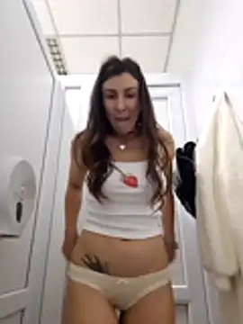 Show modela GroaningJute na web-kameri