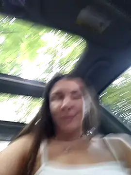 Show modela GroaningJute na web-kameri