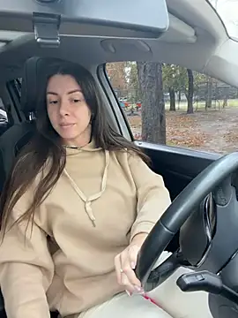 Show modela GroaningJute na web-kameri