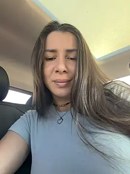 Show modela GroaningJute na web-kameri