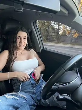 Show modela GroaningJute na web-kameri