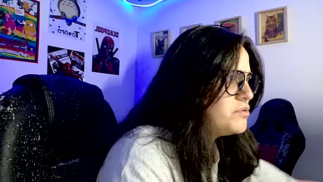 multiorgasmic_69's Webcam Show