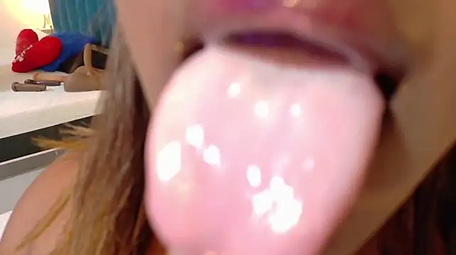ViviannLane's Live Sex Cam Show