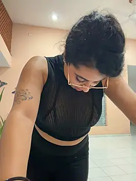 LaHijaDelPecado Adlı Modelin Canlı XXX Sohbeti