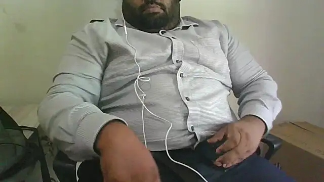 FatCockBoySL Show in webcam