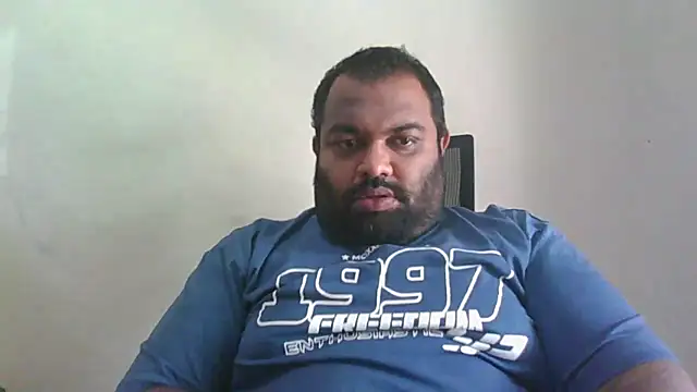 FatCockBoySL: διαδικτυακό σόου στην κάμερα