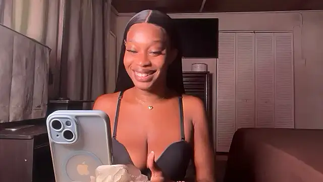saffirebleu Chat XXX in diretta