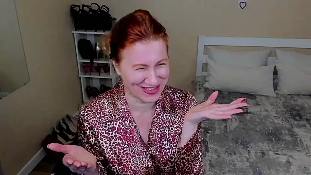 FoxySophia live XXX chat