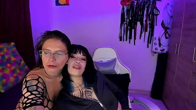 عرض كام dungeongirls