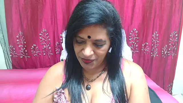INDIANFUSION Adlı Modelin Canlı XXX Sohbeti
