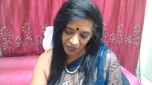 INDIANFUSION Adlı Modelin Canlı XXX Sohbeti