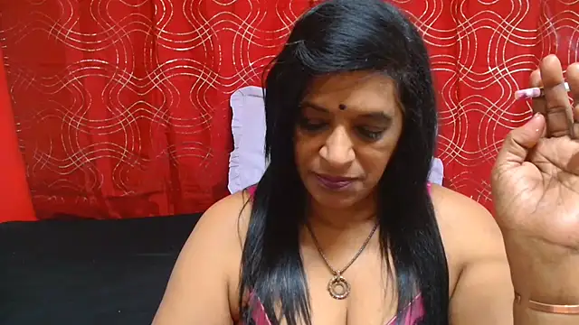 INDIANFUSION Adlı Modelin Canlı XXX Sohbeti