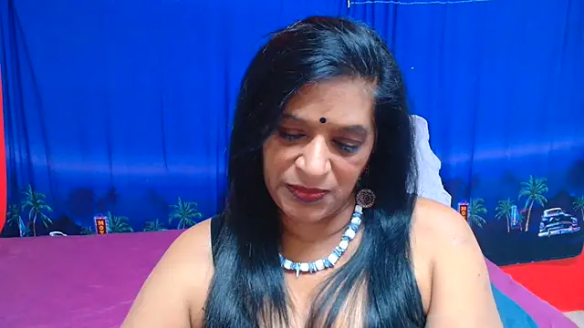 INDIANFUSION Adlı Modelin Canlı XXX Sohbeti