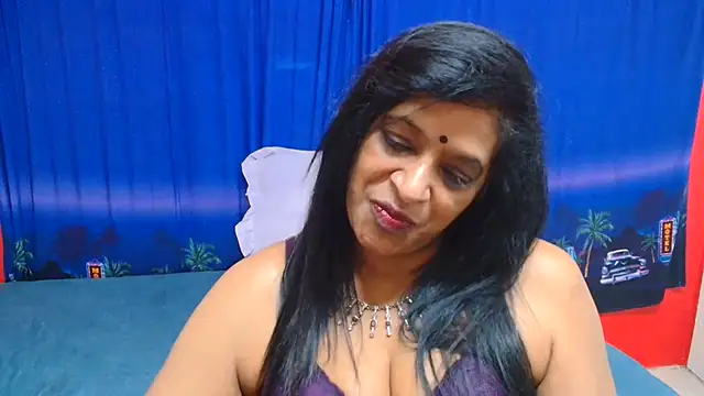 INDIANFUSION Adlı Modelin Canlı XXX Sohbeti
