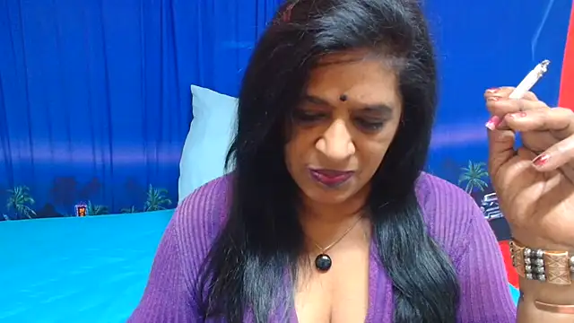 INDIANFUSION Adlı Modelin Canlı XXX Sohbeti