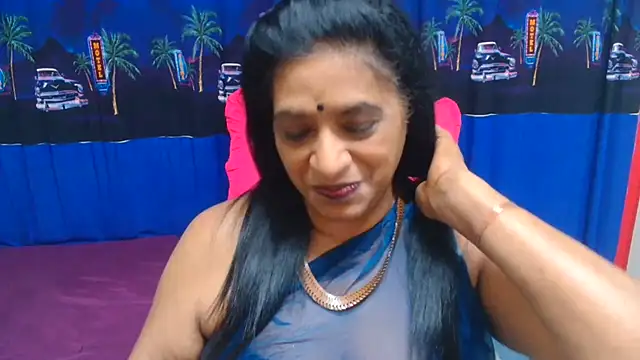 INDIANFUSION Adlı Modelin Canlı XXX Sohbeti