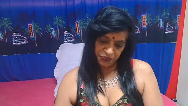 INDIANFUSION Adlı Modelin Canlı XXX Sohbeti