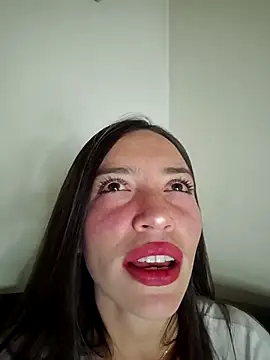 loveuu-bae – Naživo chatovacia miestnosť